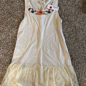 NEW floral top with lace